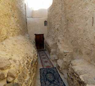 Eingang zur " Urkirche"