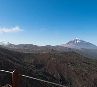Вид на вулкан с шоссе
