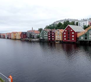 Nidelv mit Speicherhäusern in Trondheim