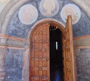 Вход в Преображенский собор