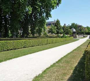 Unterwegs im Rokoko-Hofgarten