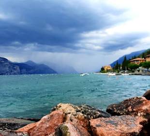 Wanderweg entlang des Lago