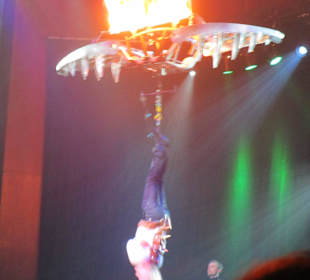Hans Klok in “The New Houdini”