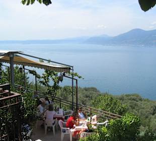 Blick über die Terrasse zum Lago
