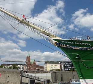 Rickmer Rickmers: Blickfang an den Landungsbrücken