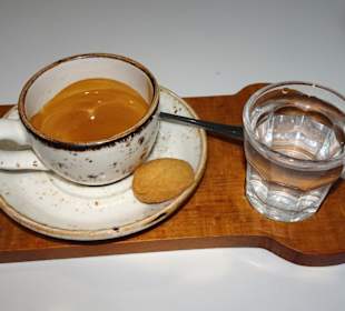 Doppelter Espresso im Café Pausenbrot