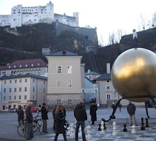 Blick zur Festung Hohensalzburg vom Kapitelplatz