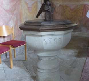 Kirche St. Veit mit Wandgemälden aus dem 15. Jhd.