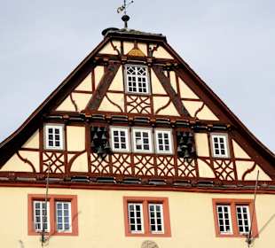 Giebel des Rathauses