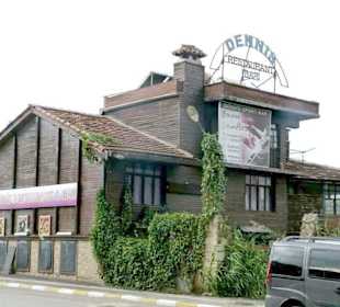 Die schöne Dennis Bar