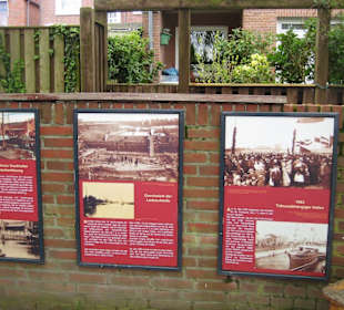 Museumshafen: Infotafel zur Stadt und zum Hafen 