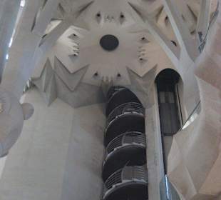 Eines der Treppenhäuser in der Basilika