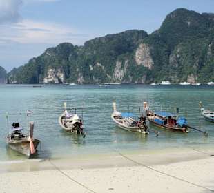 Tonsai Bay, Longtail-Boote