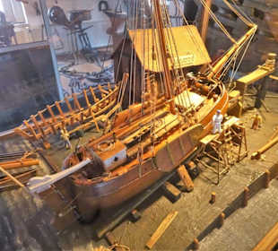 Modell einer historischen Werft