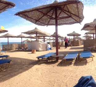 Gepflegter Strand mit Windschatten