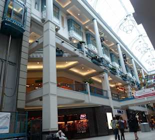 Einkaufszentrum an der Gouvernment St.