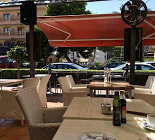 Weisse Sitzgarnituren