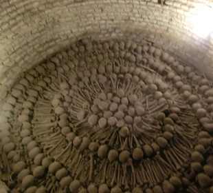 In den Katakomben von Lima