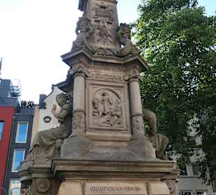 Der Jan-von-Werth-Brunnen auf dem Alten Markt