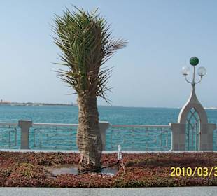 Deptak w Abu Dhabi Cornisch