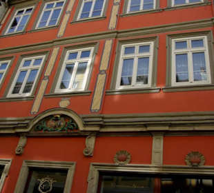 Farbe-/Verzierungen sehr schön