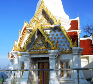 Wat Khao Takiab‎