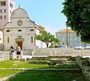 Kirchen und Kloster Zadar