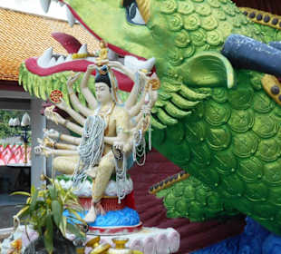 Wat Plai Laem