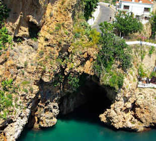Blick zum Hafen von Antalya