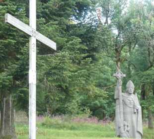 Beim Kloster: Statue des Heiligen Kilian von 1989
