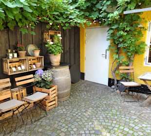 Im Innenhof des Rumhaus Braasch