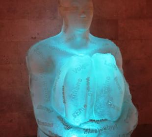 Kaskaden Yerevan-Glasskulptur