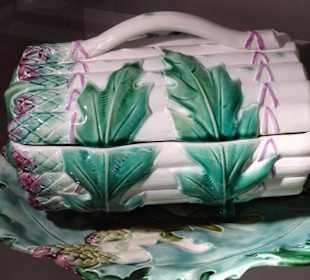 Spargelservierschale im Spargelmuseum