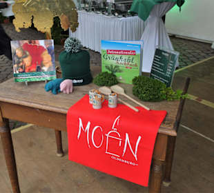 Stände auf dem Marktplatz bei "Hallo Grünkohl"