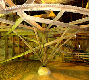 Göpelwerk in einer Scheune