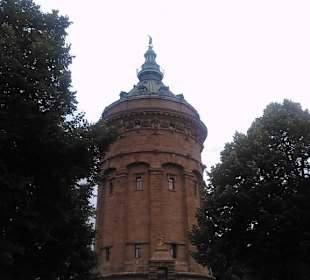 Wasserturm im Park