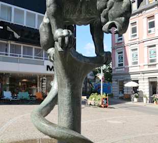 Blick zum Bahkauv-Brunnen in Aachen