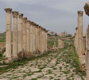 Ehemaliger Tempel am Wegesrand