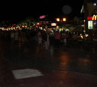 Die Einkaufsmeile von Naama Bay