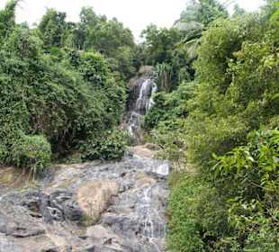 Wasserfallbesuch während Jeep Safari