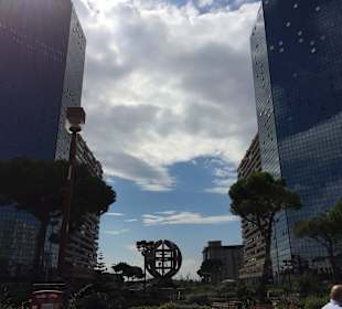 Büro Gebäude um das Hotel