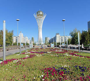 Bayterek Turm in Nur-Sultan