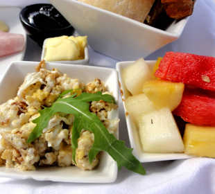 Kleines Frühstück am Meer