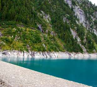 Stausee von der Staumauer aus