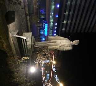 Emil Dandea Statue