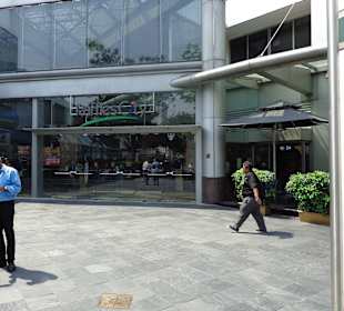 Eingang Raffles City