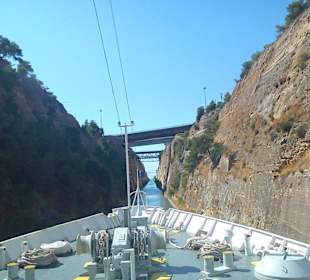 Traversés du canal de Corinthe  en croisère