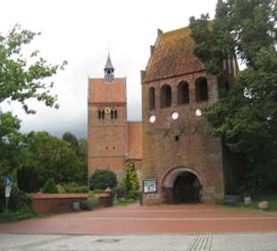 St.-Johannes / Kirche +Glockenturm
