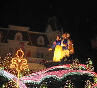 Lichterparade am Halloweenabend