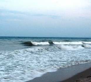 Черное море волнуется